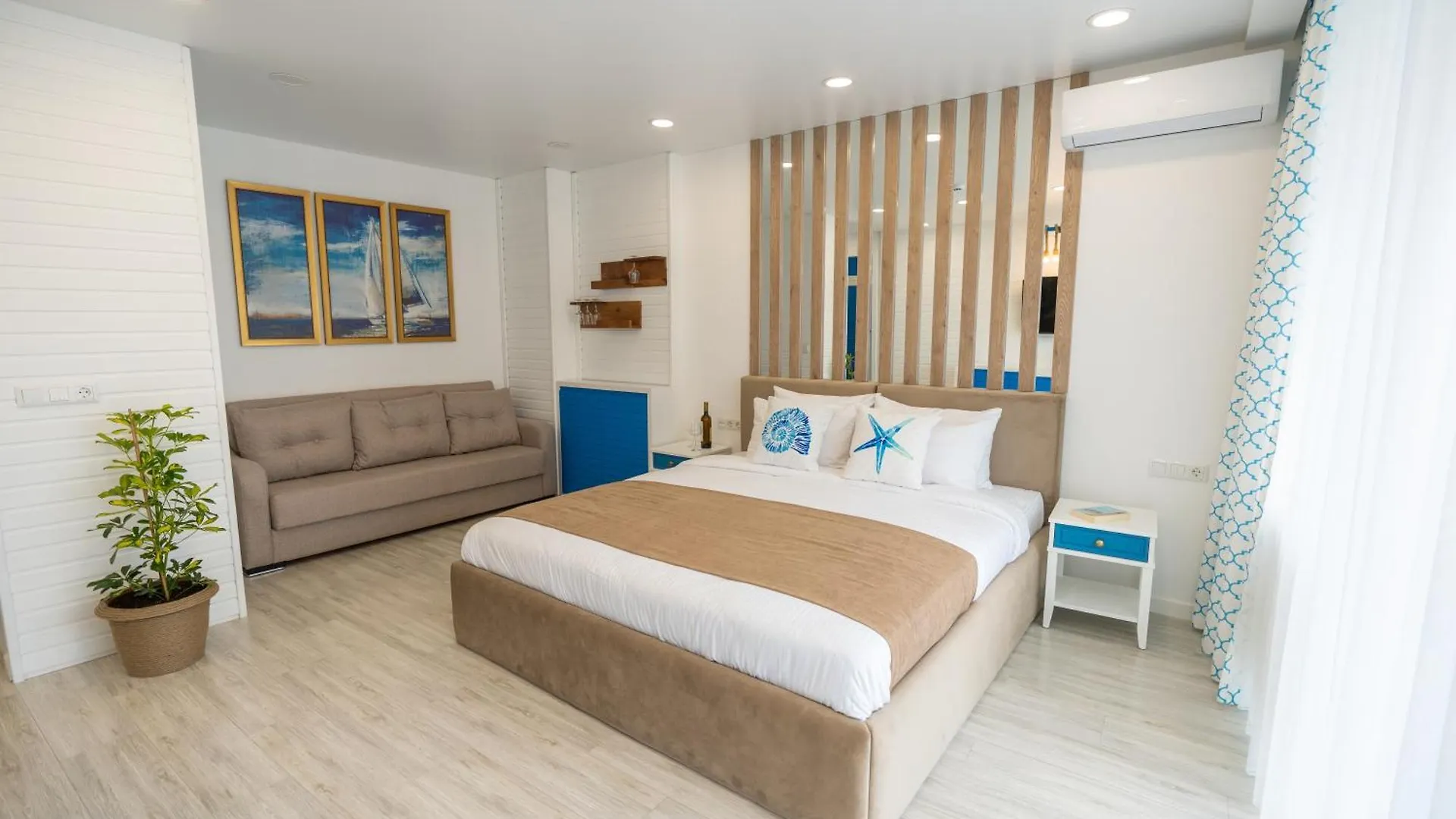 Seagull Beachfront Boutique Hotel contacts
